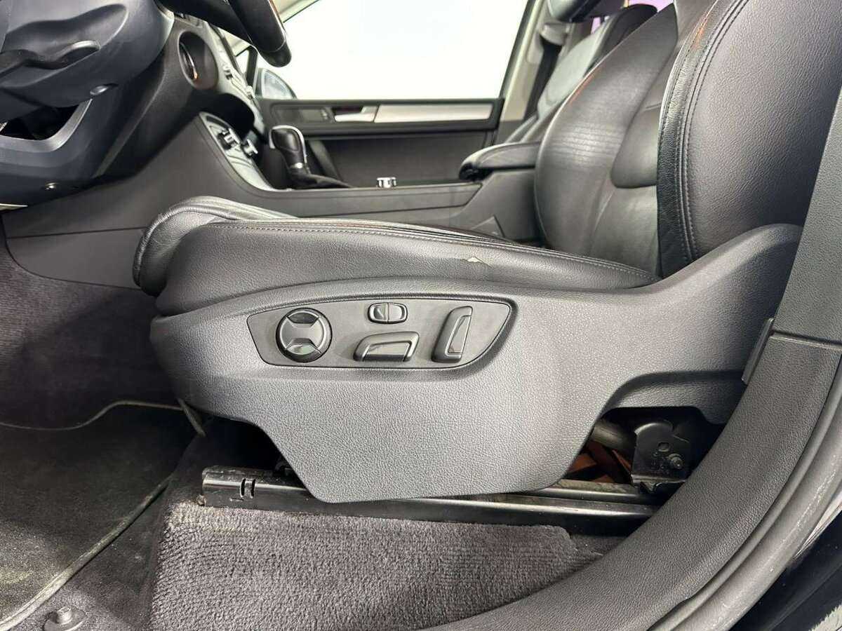 Volkswagen Touareg с пробегом — 2012 год. Фото: #9