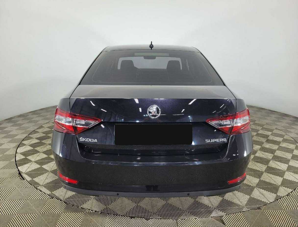 Skoda Superb с пробегом — 2016 год. Фото: #2