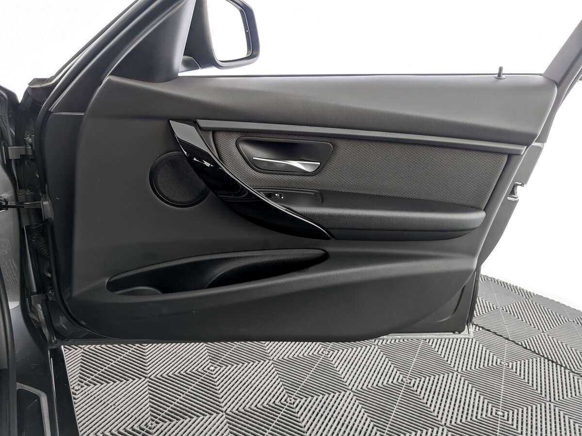 BMW 3 серии с пробегом — 2018 год. Фото: #23