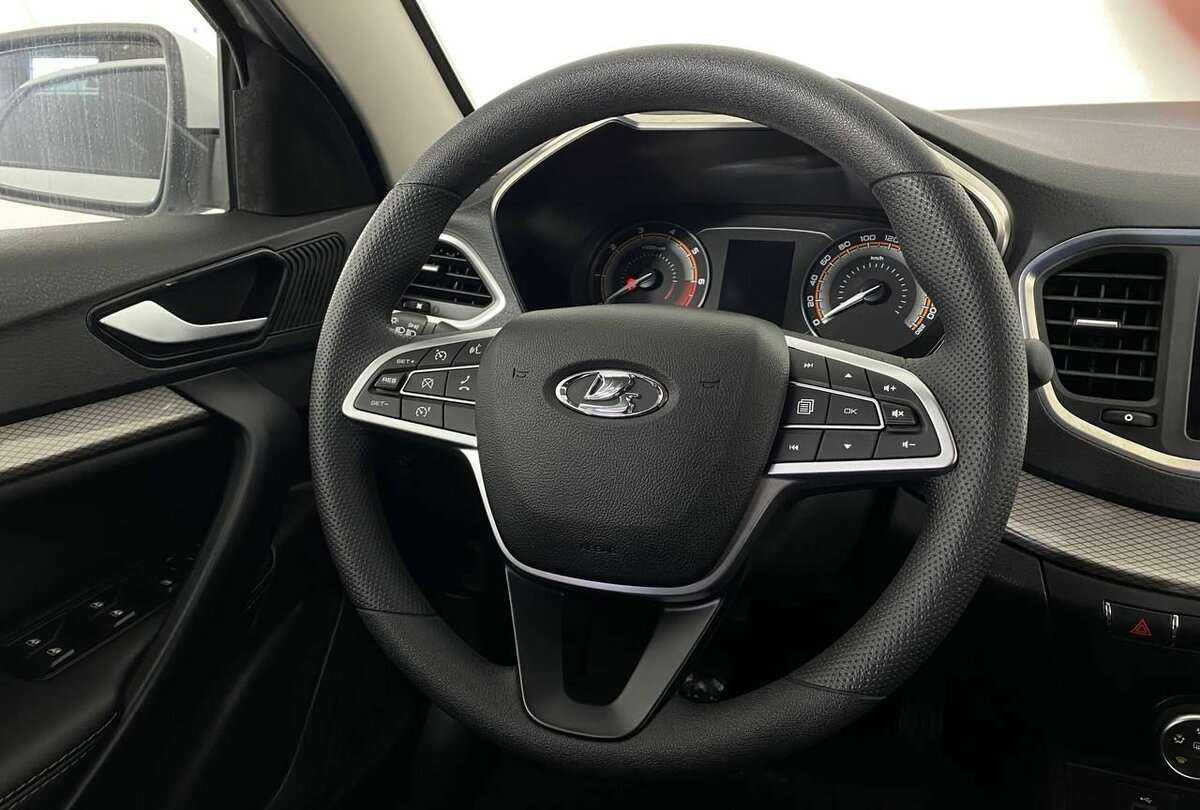 Lada (ВАЗ) Vesta с пробегом — 2023 год. Фото: #8