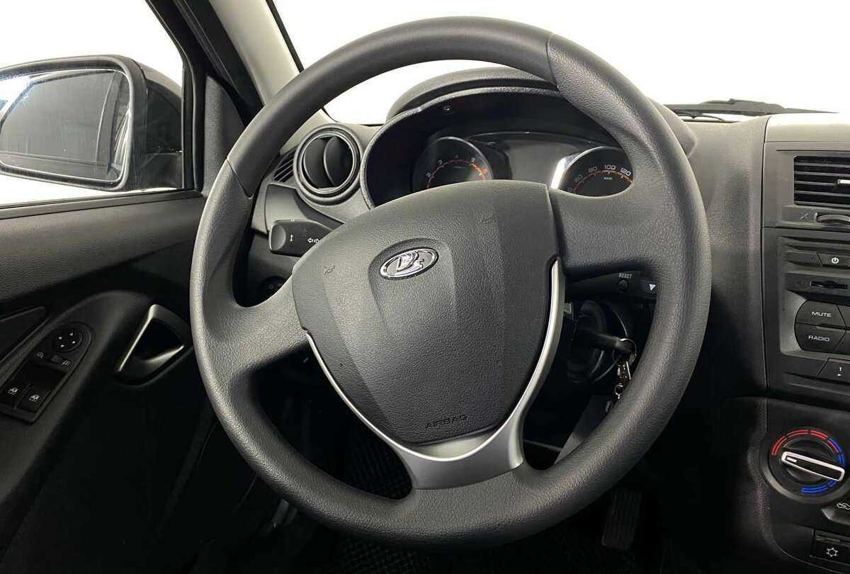 Lada (ВАЗ) Granta с пробегом — 2023 год. Фото: #8