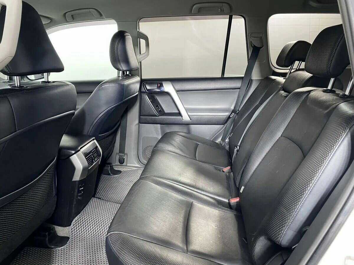 Toyota Land Cruiser Prado с пробегом — 2013 год. Фото: #8