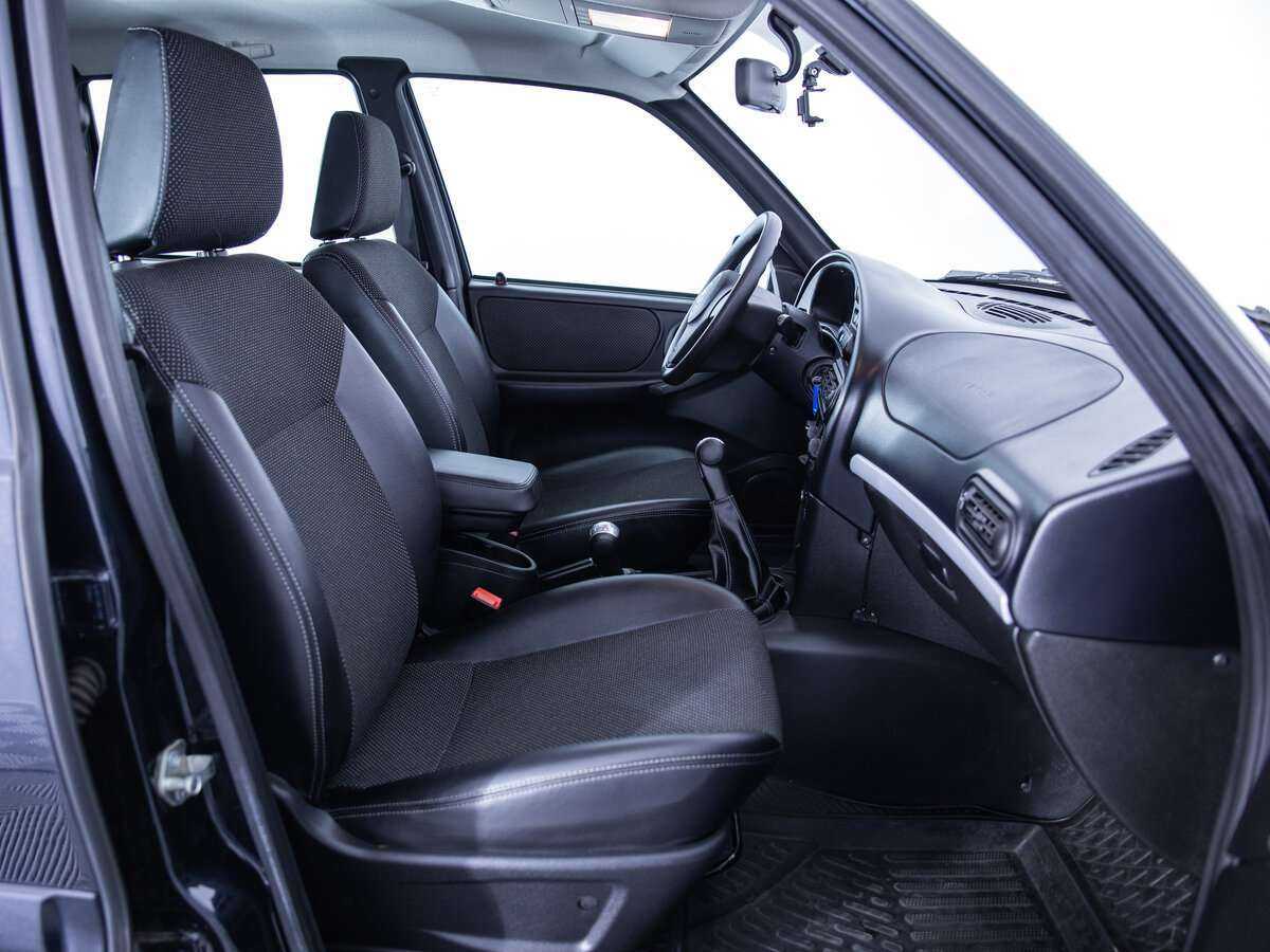Chevrolet Niva с пробегом — 2015 год. Фото: #13