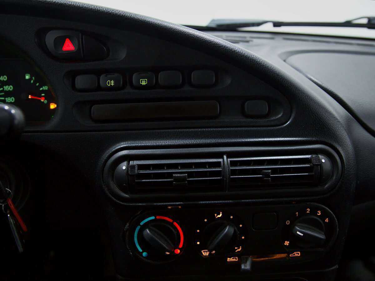 Chevrolet Niva с пробегом — 2017 год. Фото: #11