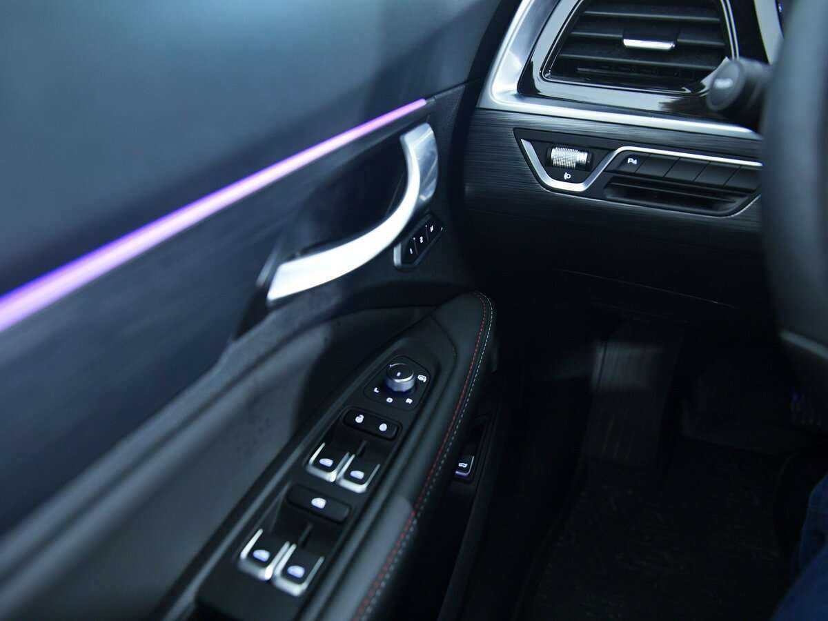 Geely Tugella с пробегом — 2022 год. Фото: #11