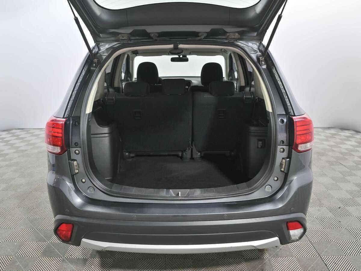 Mitsubishi Outlander с пробегом — 2018 год. Фото: #17