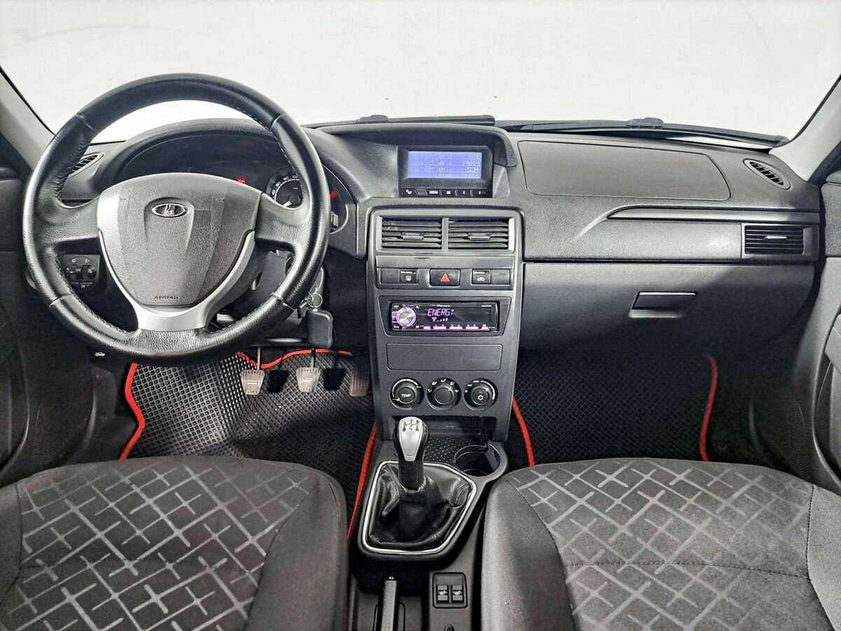 Lada (ВАЗ) Priora с пробегом — 2017 год. Фото: #11