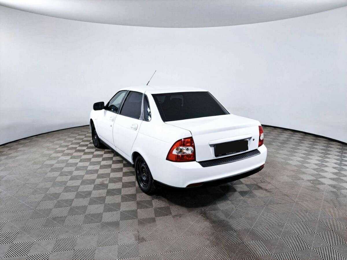 Lada (ВАЗ) Priora с пробегом — 2016 год. Фото: #6