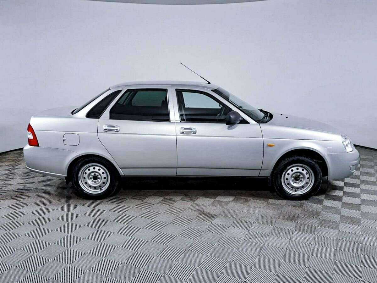 Lada (ВАЗ) Priora с пробегом — 2017 год. Фото: #3