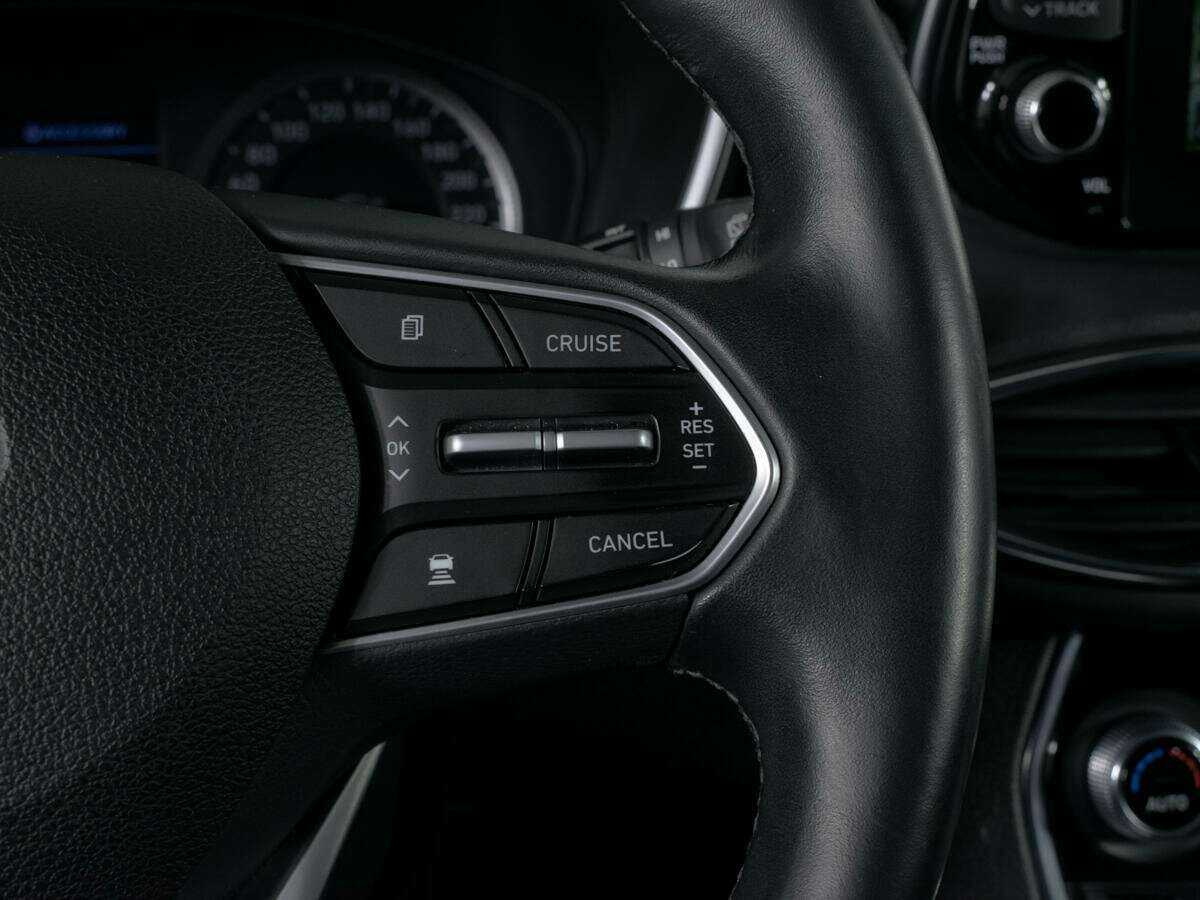 Hyundai Santa Fe с пробегом — 2019 год. Фото: #11