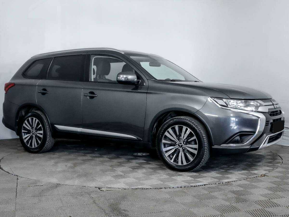 Mitsubishi Outlander с пробегом — 2018 год. Фото: #2