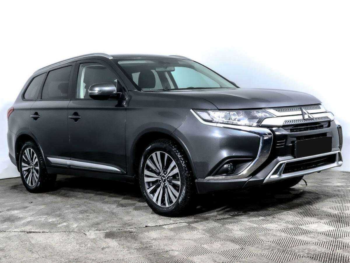 Mitsubishi Outlander с пробегом — 2021 год. Фото: #2