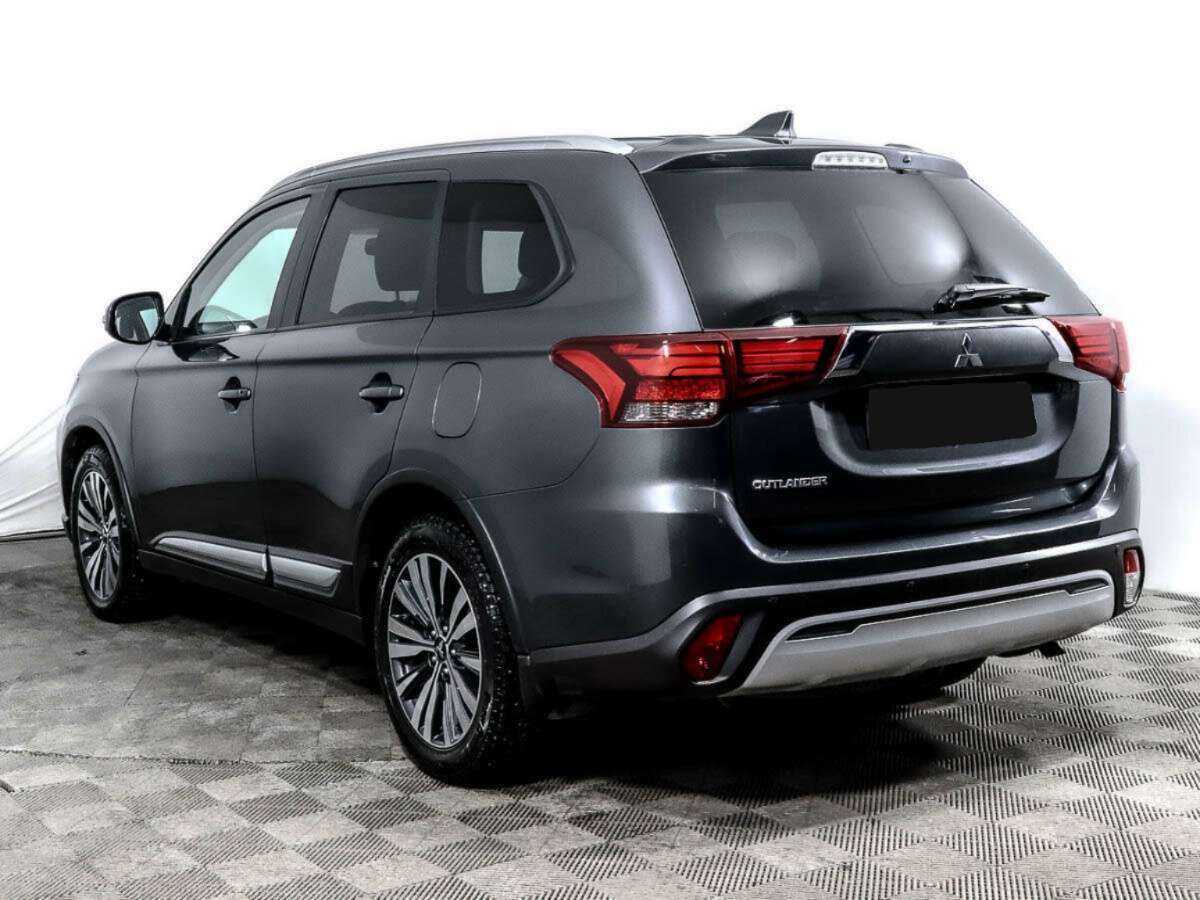 Mitsubishi Outlander с пробегом — 2021 год. Фото: #4