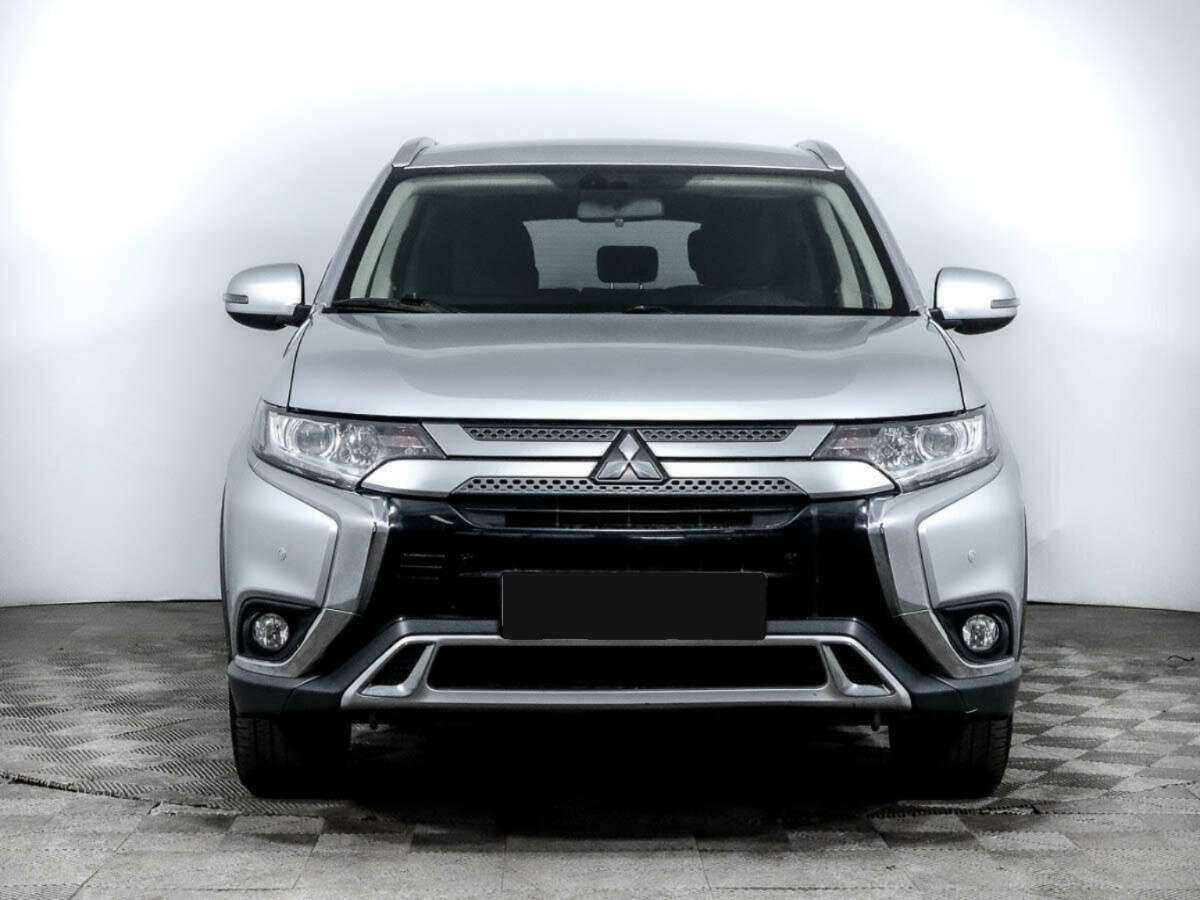 Mitsubishi Outlander с пробегом — 2019 год. Фото: #1