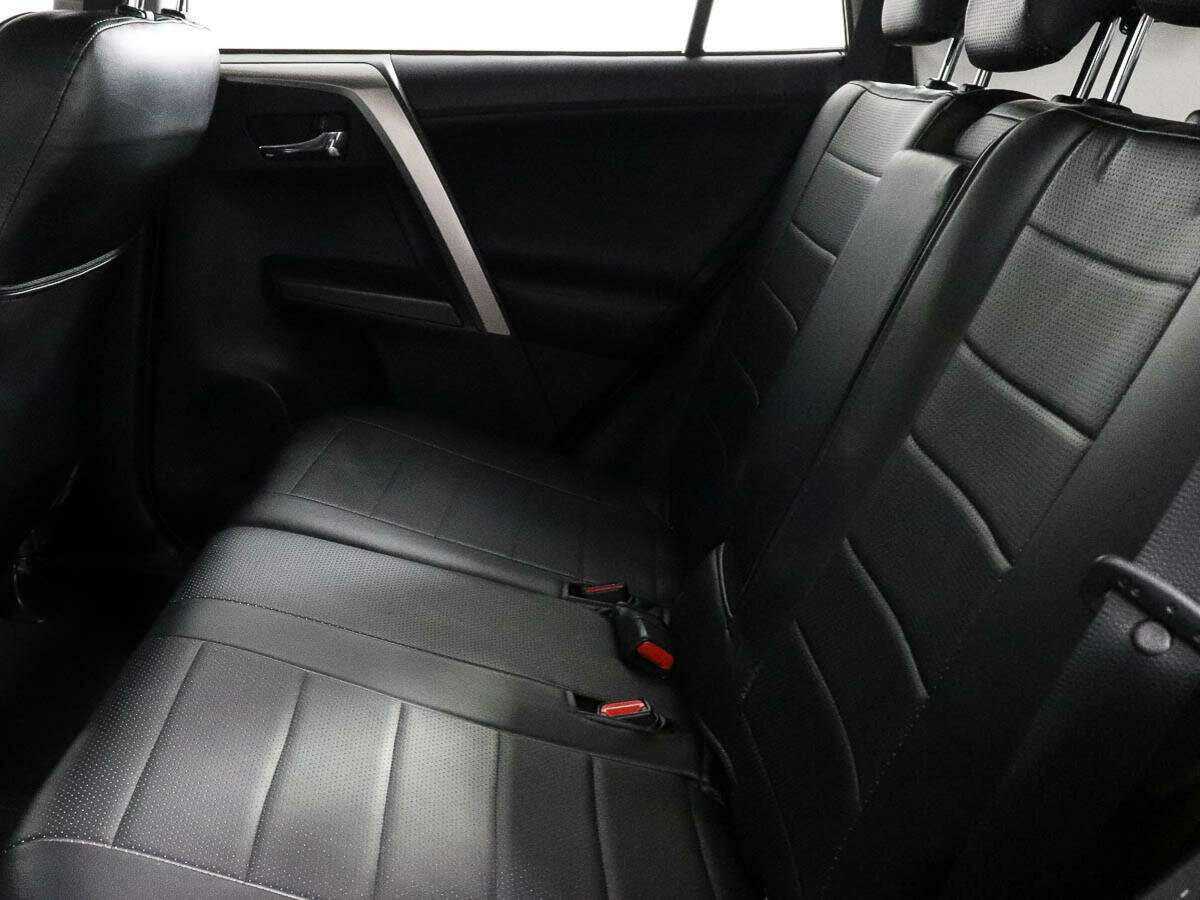 Toyota RAV4 с пробегом — 2016 год. Фото: #7