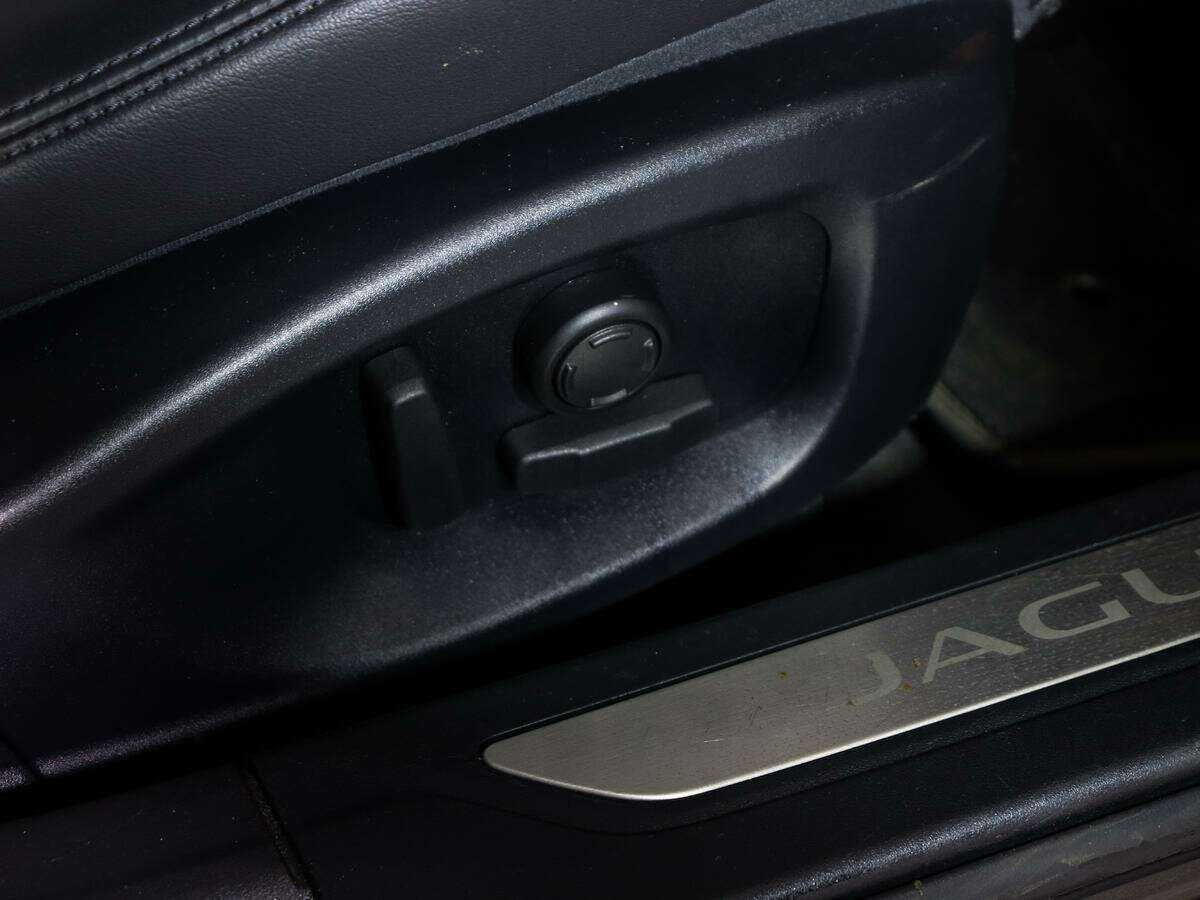 Jaguar XF с пробегом — 2018 год. Фото: #14