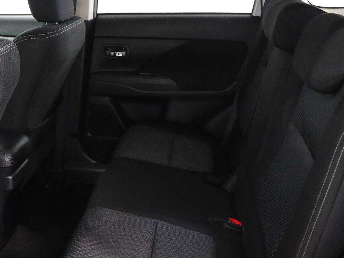 Mitsubishi Outlander с пробегом — 2018 год. Фото: #8