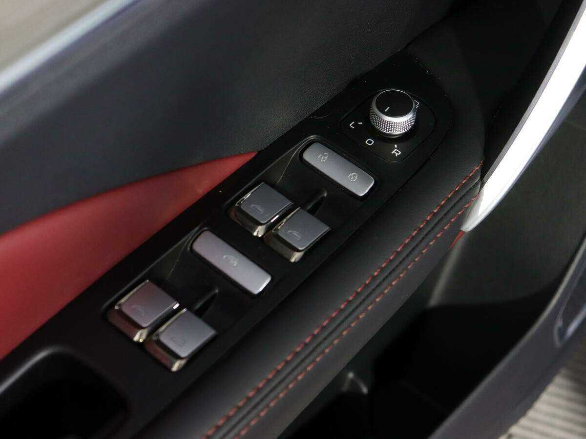 Geely Coolray с пробегом — 2023 год. Фото: #17