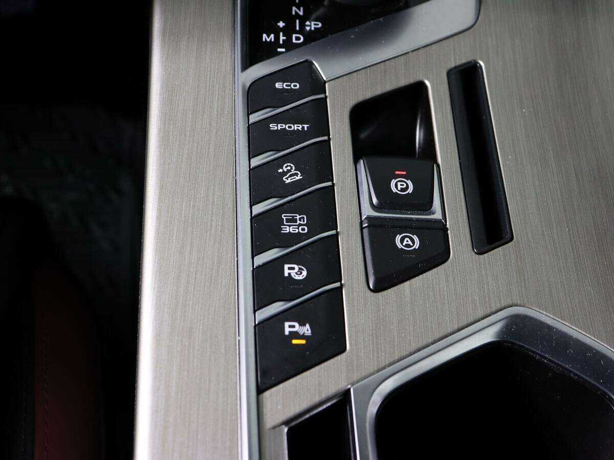 Geely Coolray с пробегом — 2023 год. Фото: #21