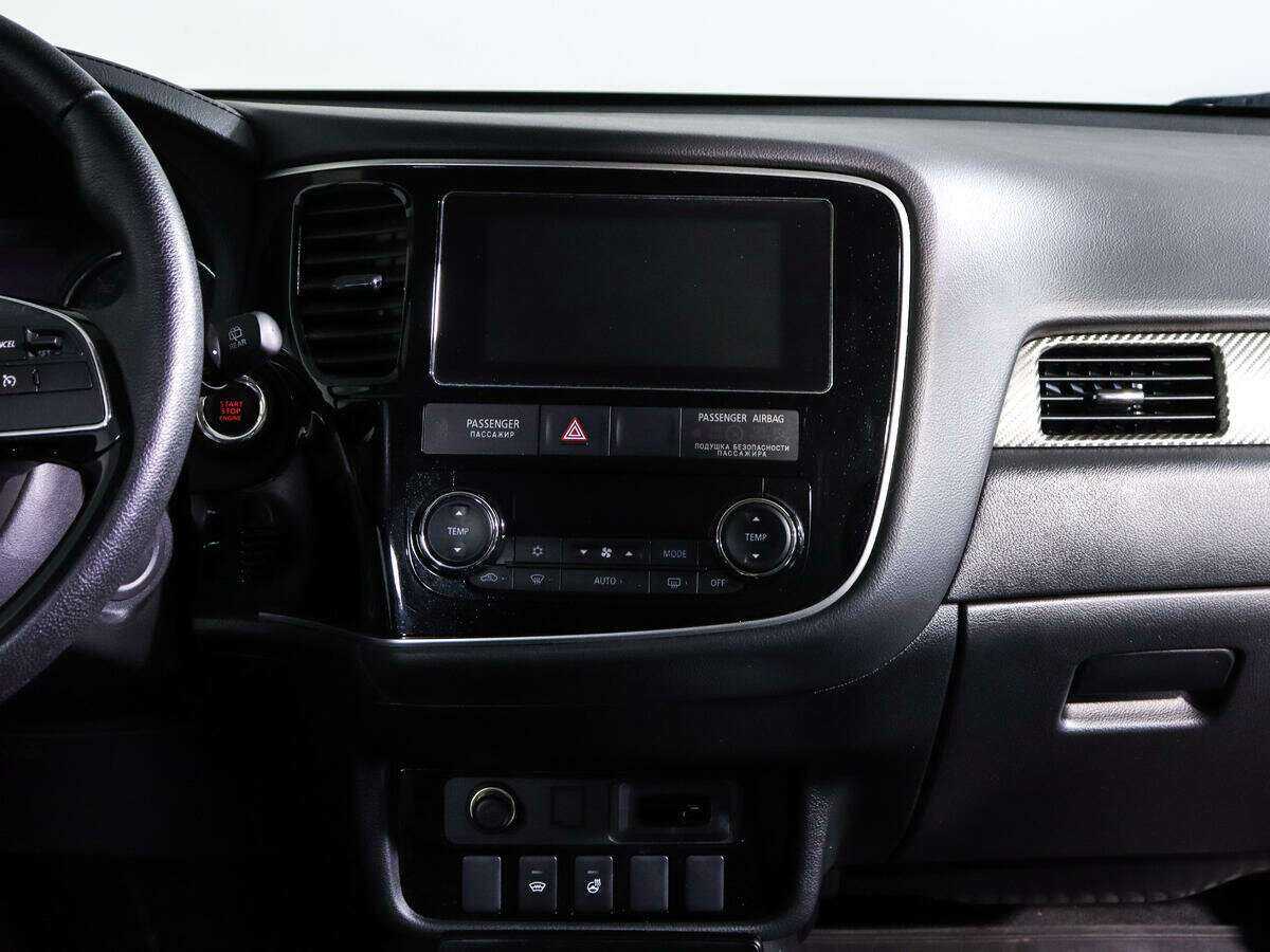 Mitsubishi Outlander с пробегом — 2018 год. Фото: #12
