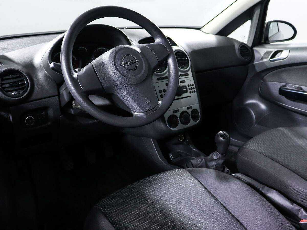 Opel Corsa с пробегом — 2012 год. Фото: #11