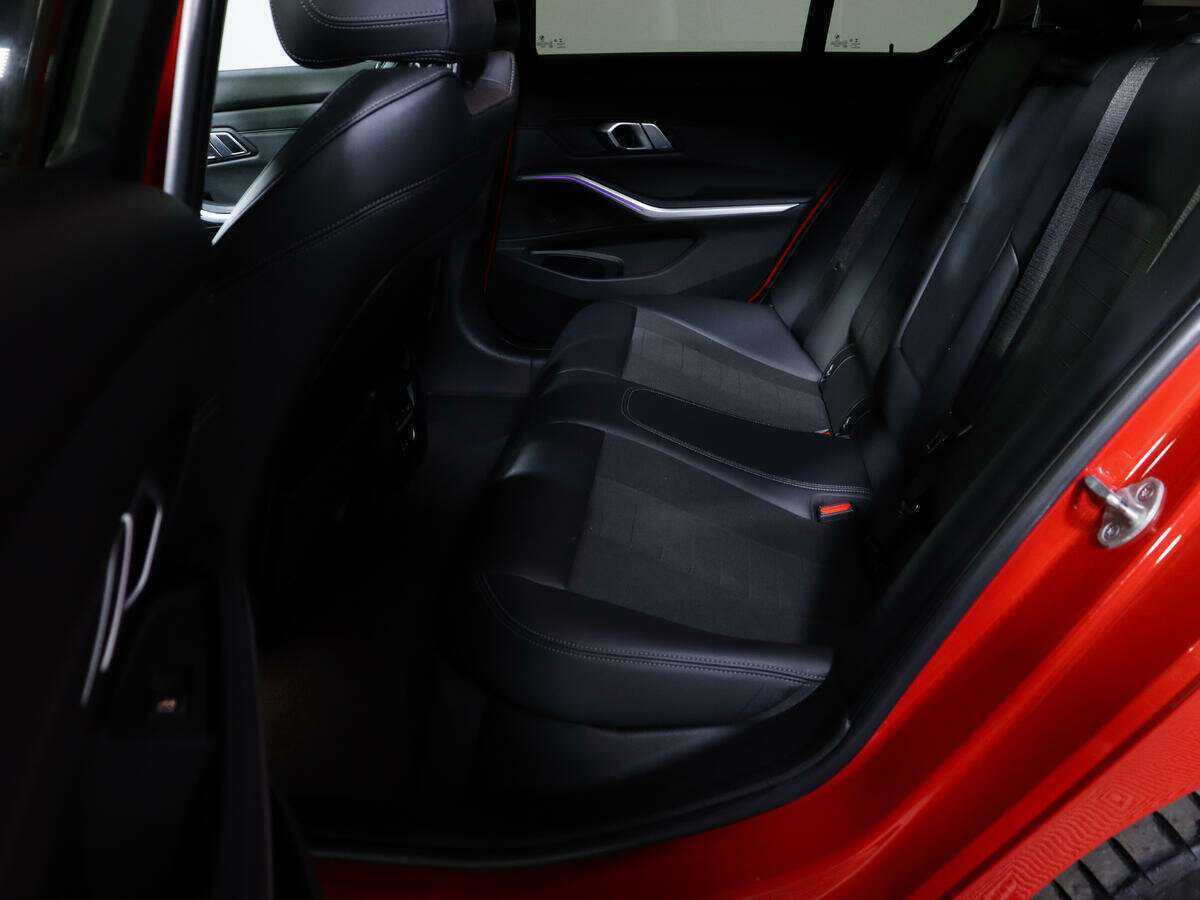 BMW 3 серии с пробегом — 2019 год. Фото: #7