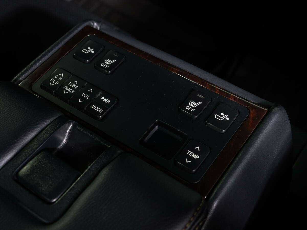 Toyota Camry с пробегом — 2017 год. Фото: #14