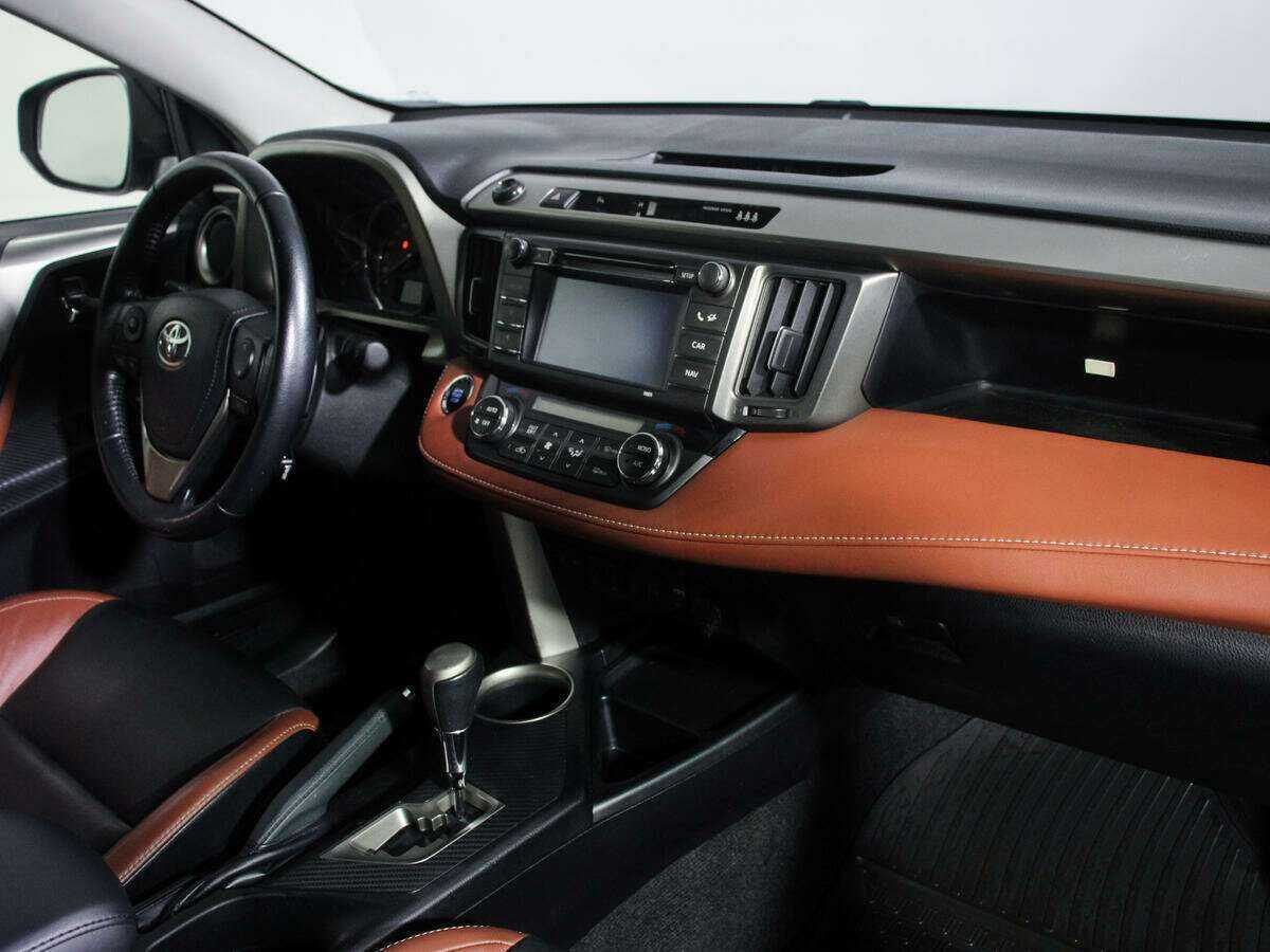 Toyota RAV4 с пробегом — 2014 год. Фото: #5