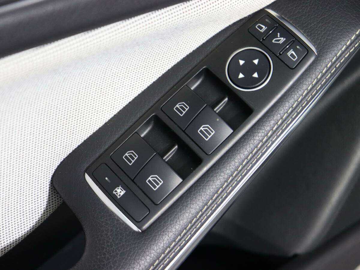 Mercedes-Benz A-Класс с пробегом — 2014 год. Фото: #14