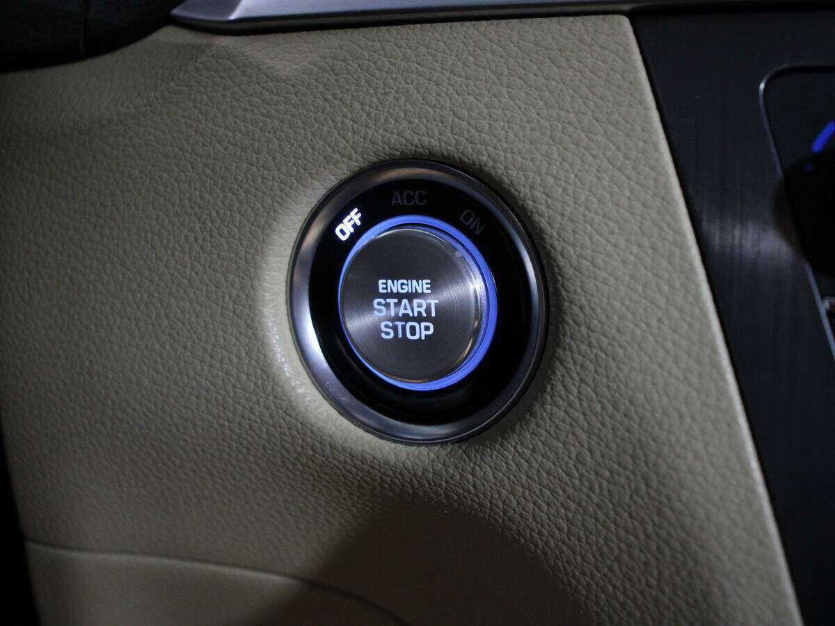 Hyundai Genesis с пробегом — 2015 год. Фото: #19