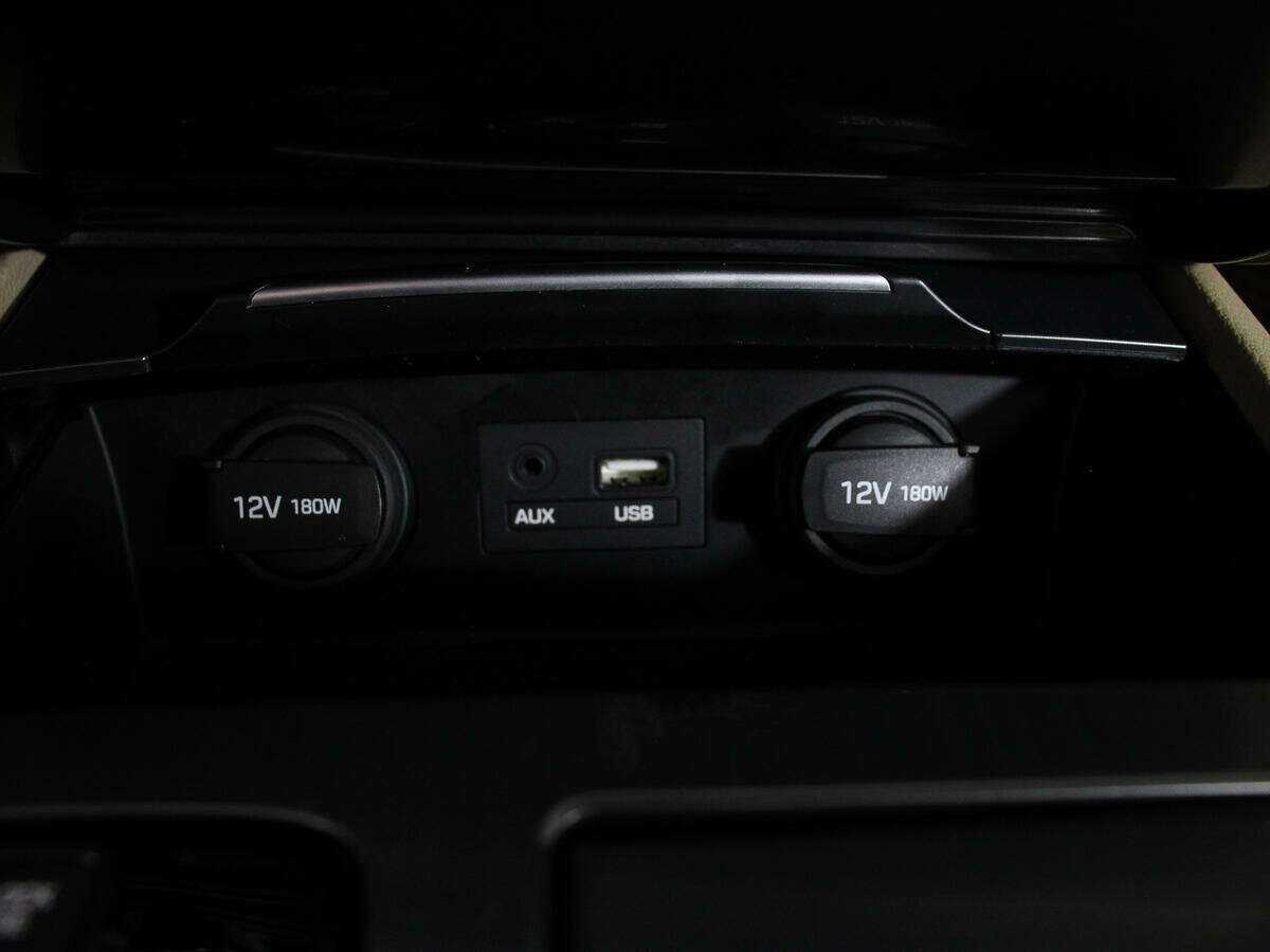 Hyundai Genesis с пробегом — 2015 год. Фото: #21