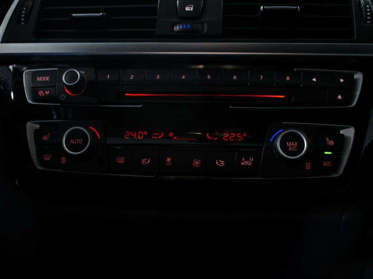 BMW 3 серии с пробегом — 2017 год. Фото: #16