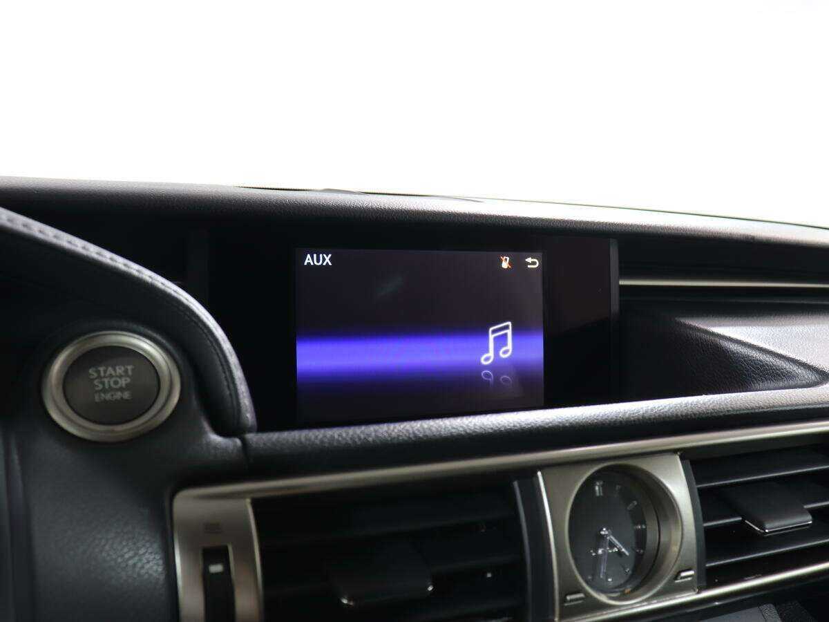 Lexus IS с пробегом — 2015 год. Фото: #21