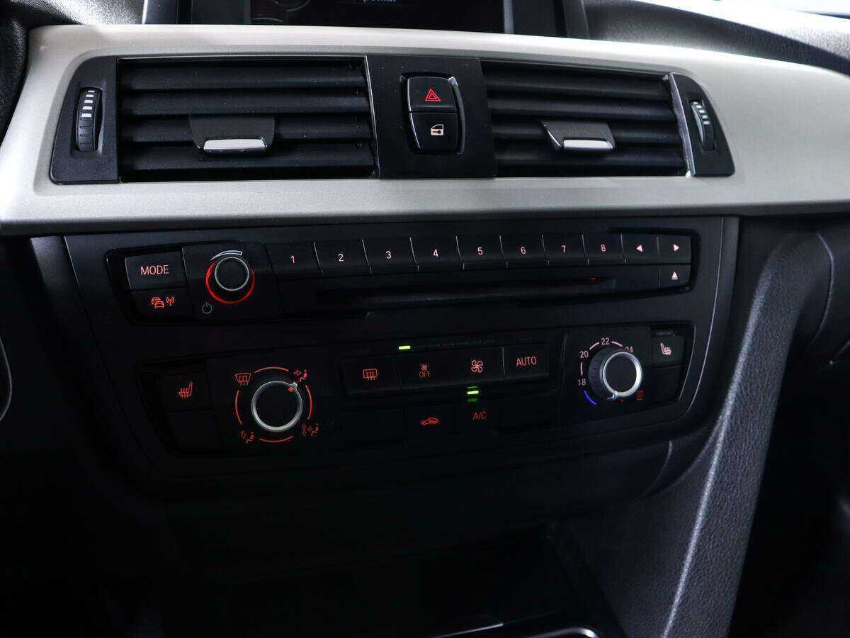 BMW 3 серии с пробегом — 2014 год. Фото: #15