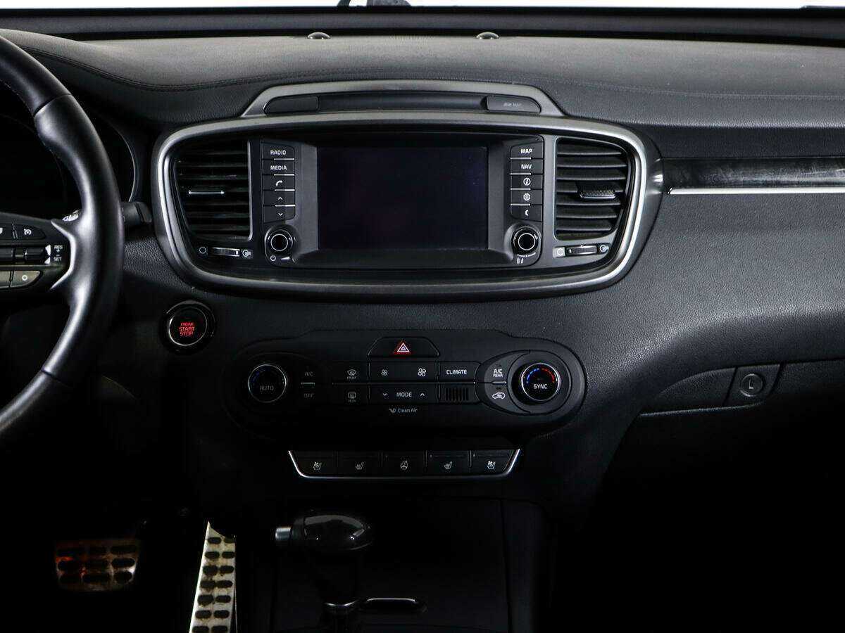 Kia Sorento с пробегом — 2017 год. Фото: #11