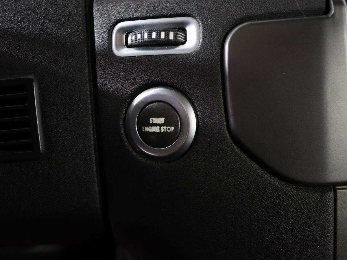 Land Rover Discovery с пробегом — 2013 год. Фото: #25