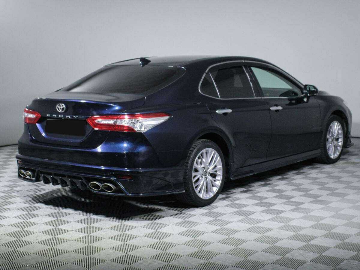 Toyota Camry с пробегом — 2018 год. Фото: #3