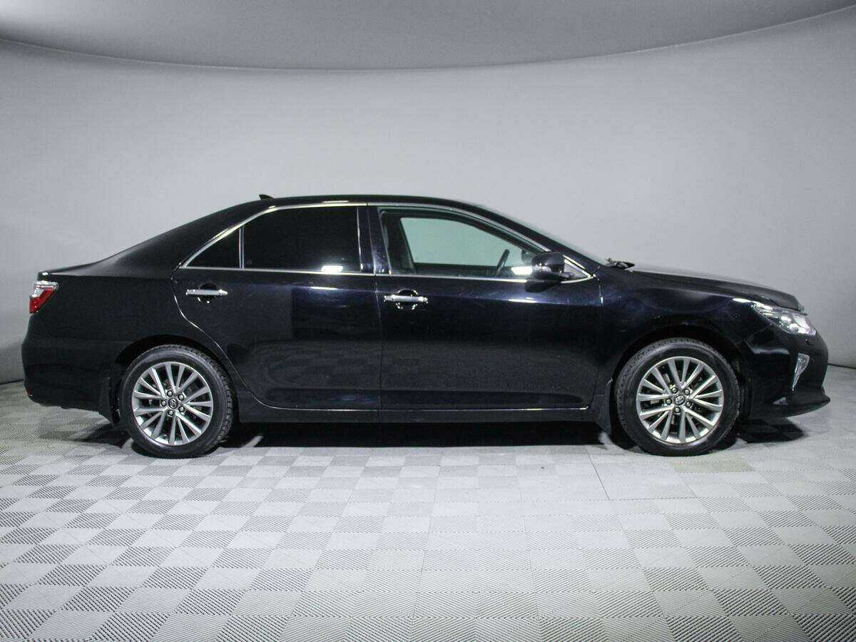 Toyota Camry с пробегом — 2018 год. Фото: #3