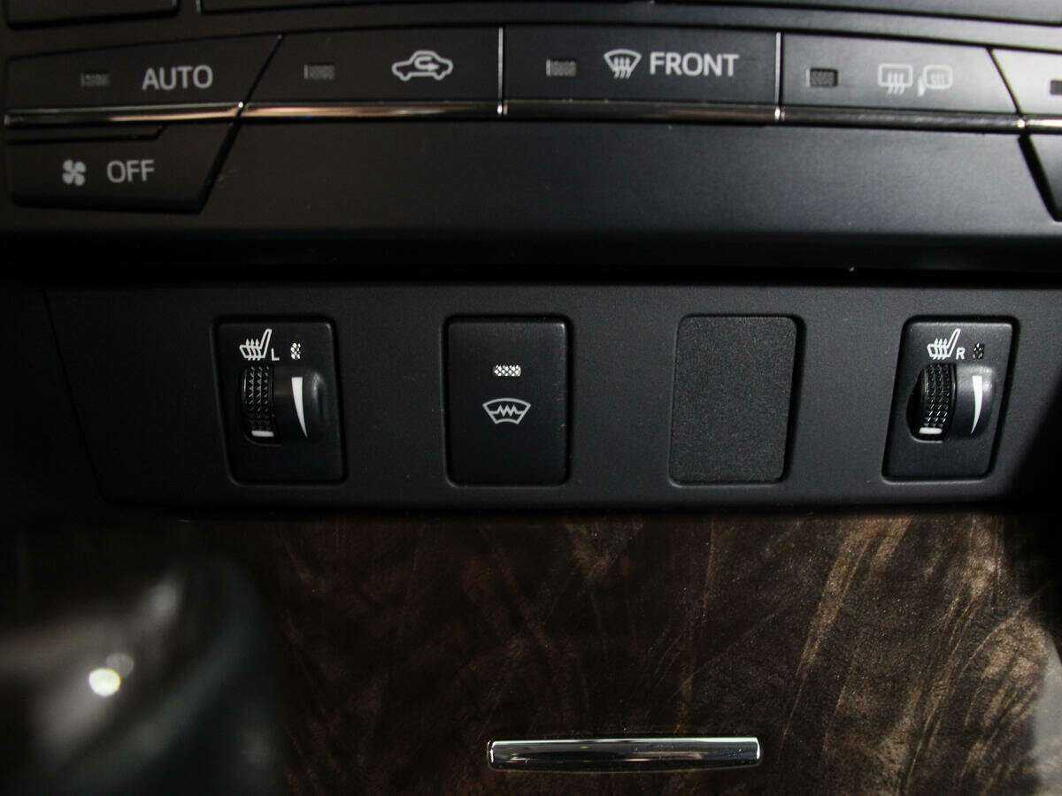 Toyota Camry с пробегом — 2018 год. Фото: #23