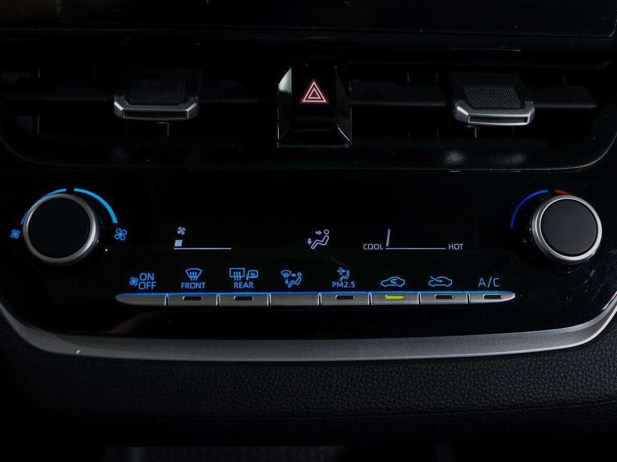 Toyota Corolla с пробегом — 2022 год. Фото: #17