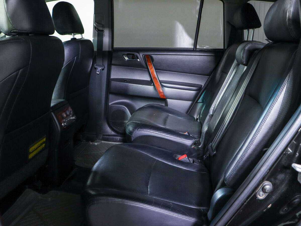 Toyota Highlander с пробегом — 2012 год. Фото: #9