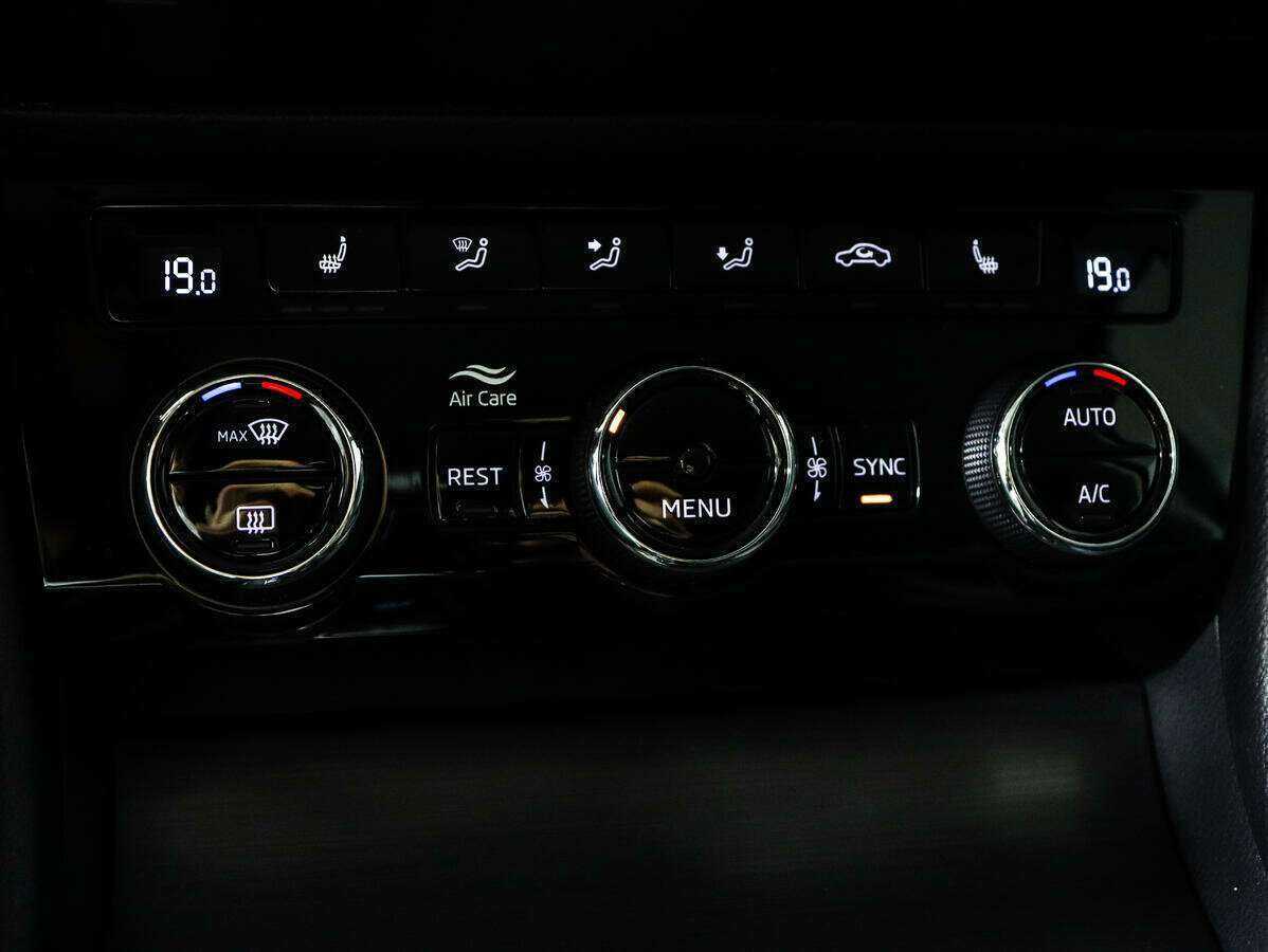 Skoda Superb с пробегом — 2020 год. Фото: #17