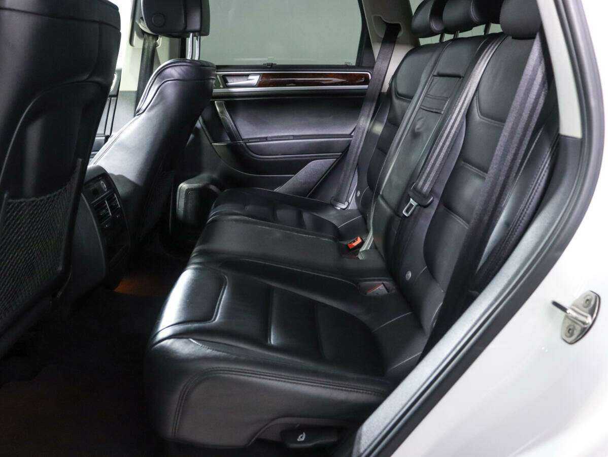 Volkswagen Touareg с пробегом — 2012 год. Фото: #4