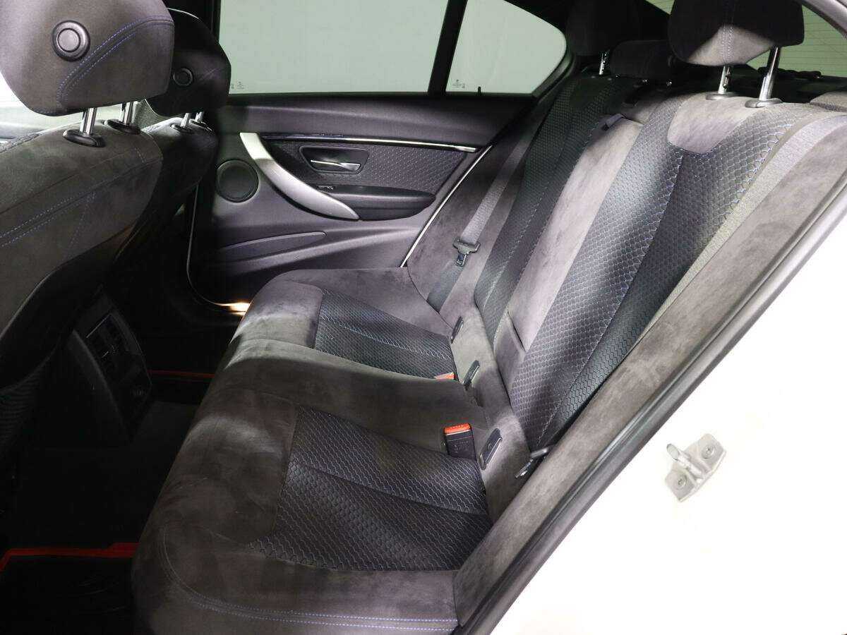 BMW 3 серии с пробегом — 2016 год. Фото: #9