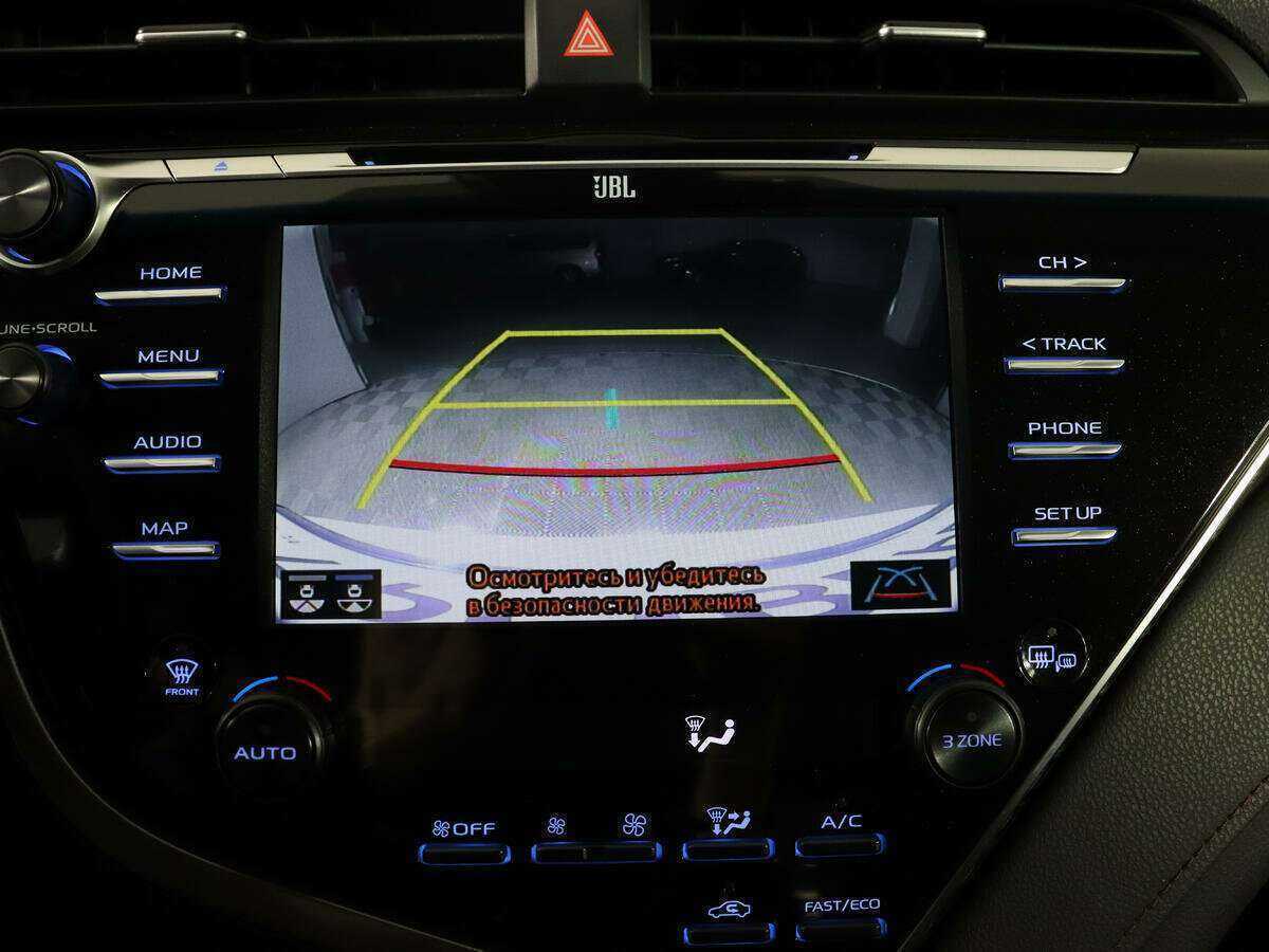 Toyota Camry с пробегом — 2018 год. Фото: #24