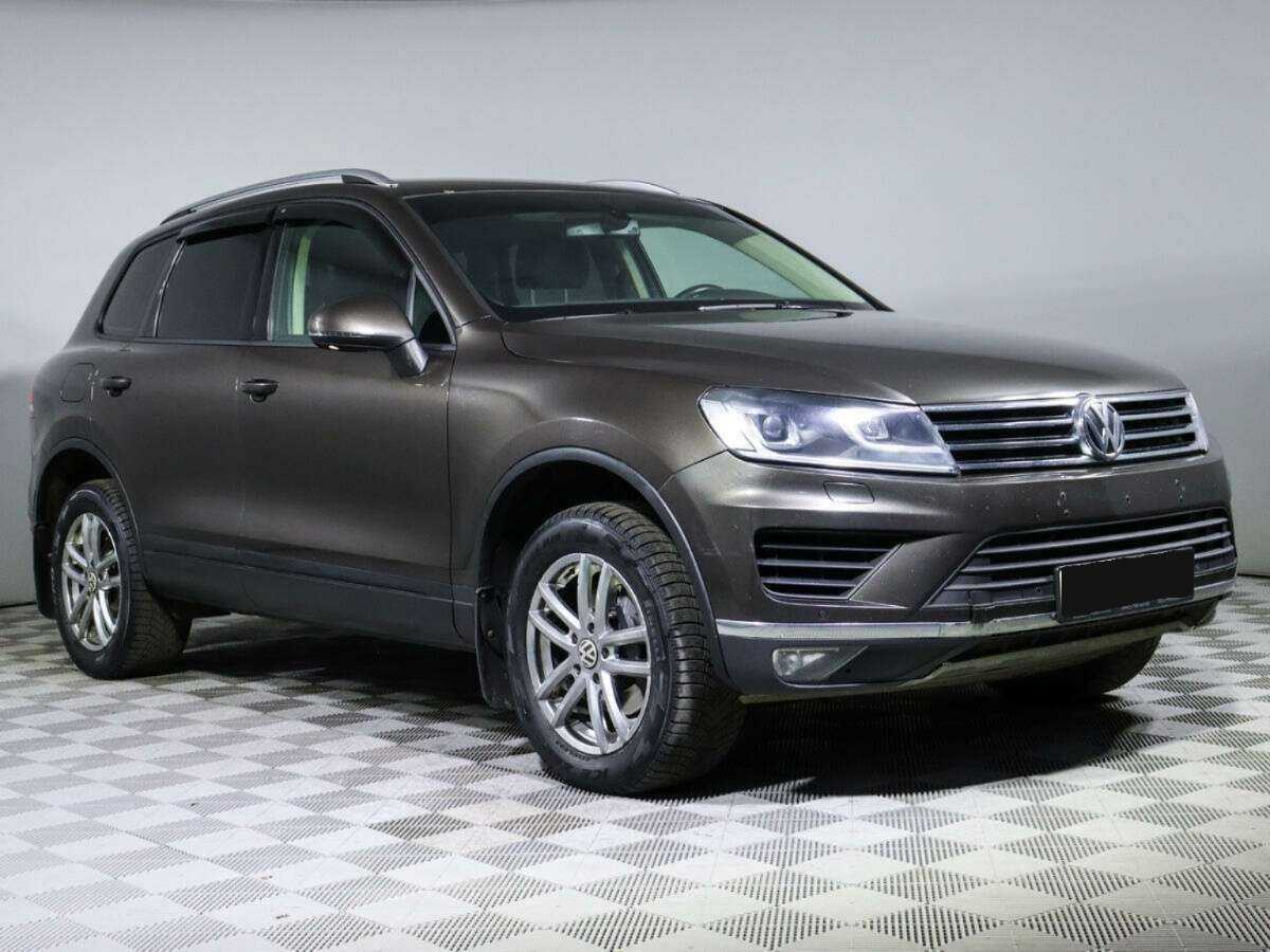 Volkswagen Touareg с пробегом — 2015 год. Фото: #2