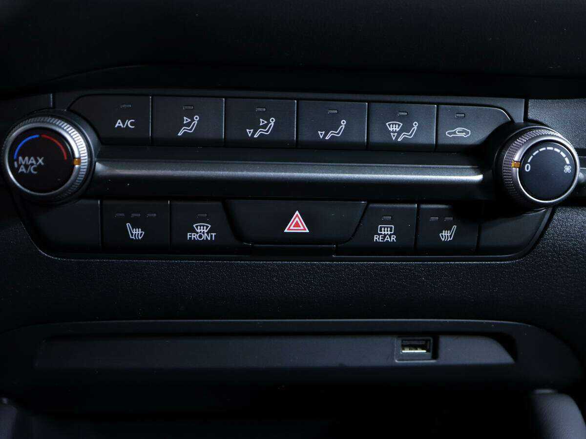 Mazda 3 с пробегом — 2020 год. Фото: #17