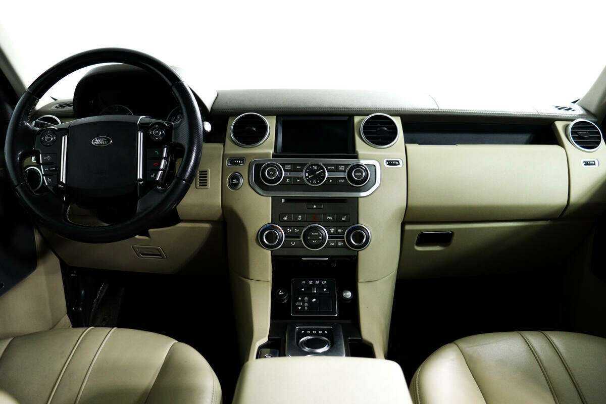 Land Rover Discovery с пробегом — 2015 год. Фото: #8