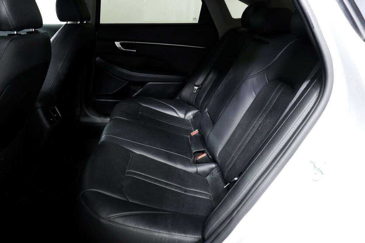 Hyundai Sonata с пробегом — 2020 год. Фото: #11