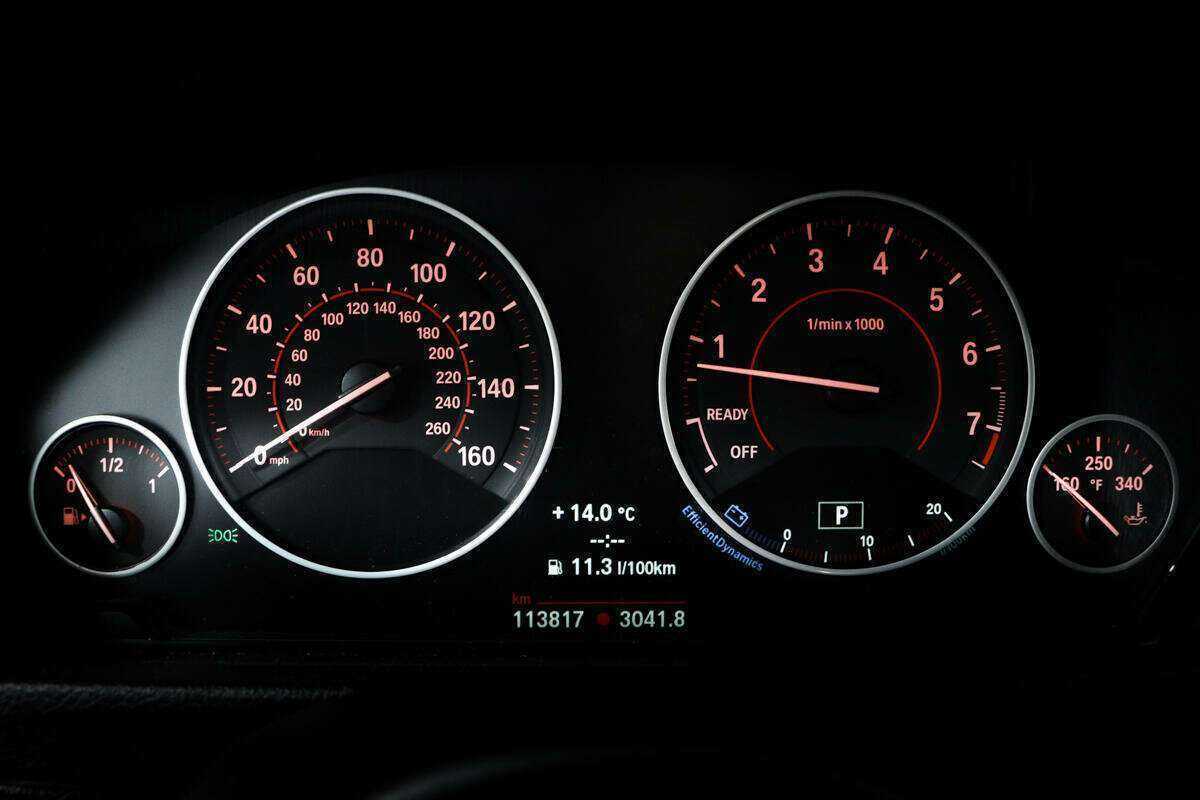 BMW 3 серии с пробегом — 2016 год. Фото: #8